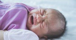 Zašto se oko beba ne treba šuljati na prstima i zašto one trebaju zvukove da bi se osjećale bolje