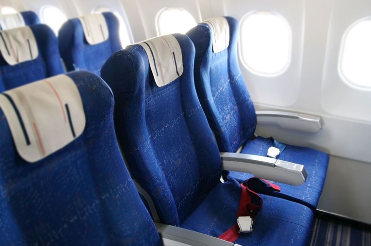 VIDEO Znate li zašto sjedala u avionu nisu u ravnini s prozorima?