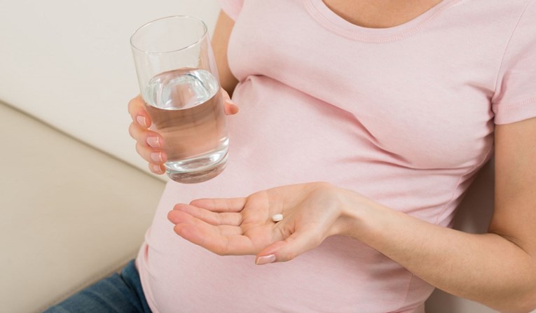 Važno i za mamu i za bebu: Uzimate li folnu kiselinu u trudnoći?