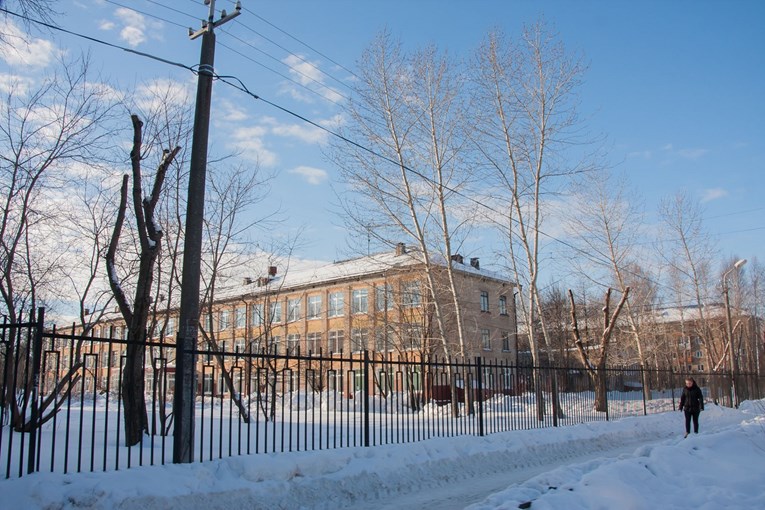 12 osoba ozlijeđeno nakon što su dva učenika započela obračun noževima u školi u Rusiji