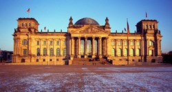 Rusi grade repliku Reichstaga da omladinska vojska može rekreirati juriš iz 1945. godina