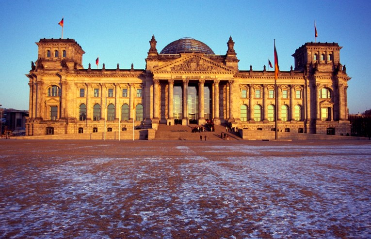 Rusi grade repliku Reichstaga da omladinska vojska može rekreirati juriš iz 1945. godina