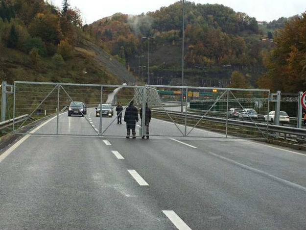 FOTO Slovenci podigli ograde na dva najveća prijelaza s Hrvatskom, Plenković smiruje situaciju