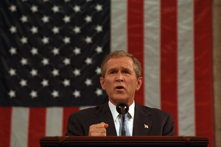 Sad i bivši predsjednik Bush tvrdi da se Rusija miješala u američke izbore