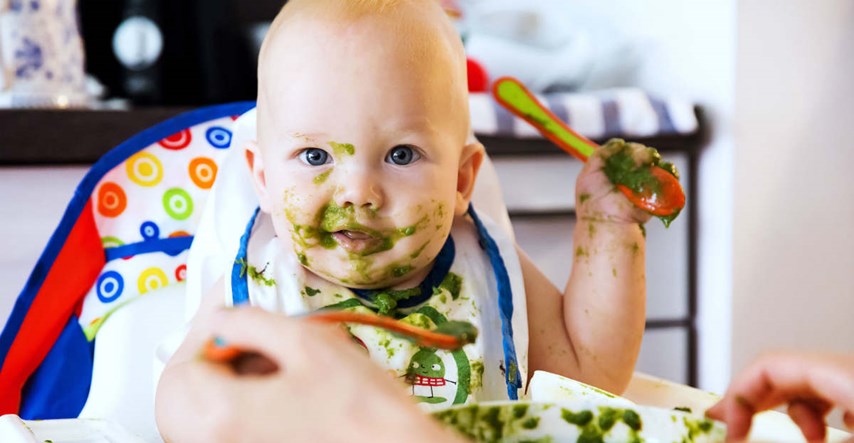 Ne žurite s uvođenjem dohrane, stručnjaci naglašavaju da tako riskirate bebino zdravlje