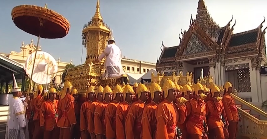 VIDEO Tajlandskog kralja kremiraju u ceremoniji vrijednoj 90 milijuna dolara, štuju ga kao boga