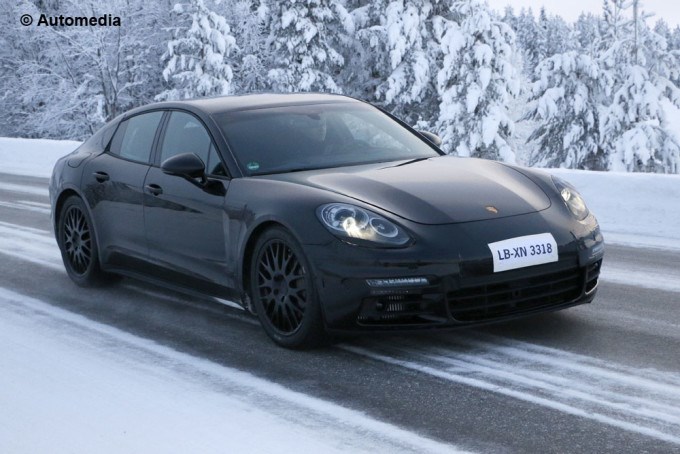 Porsche Panarema odrađuje zimska testiranja