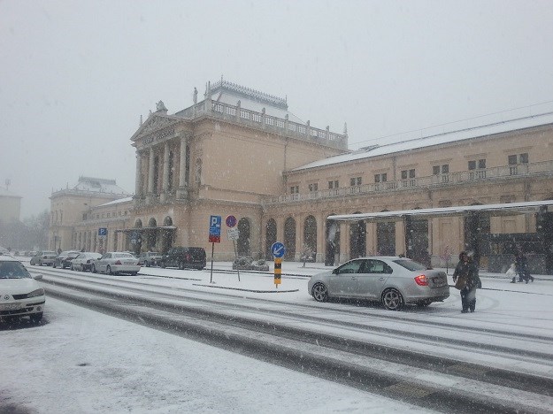 FOTO U Zagrebu pada gusti snijeg