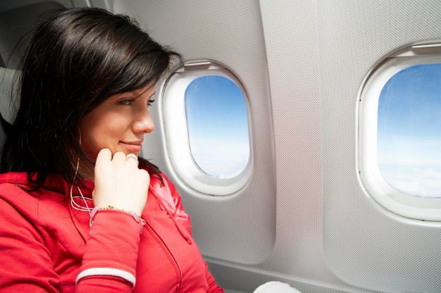 Zašto prozori u avionima nisu četvrtasti? Razlog je vrlo praktičan