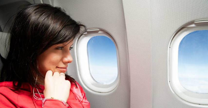 Zašto prozori u avionima nisu četvrtasti? Razlog je vrlo praktičan