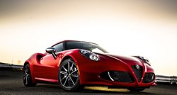 Alfa Romeo 4C: Ljepotica upoznaje Ameriku