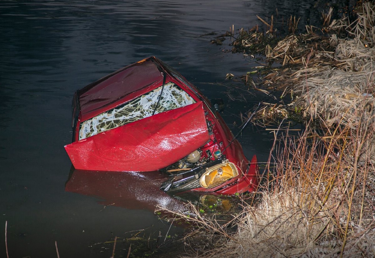 TRAGEDIJA KOD GOSPIĆA Iz rijeke izvađen Golf s raspadnutim truplom