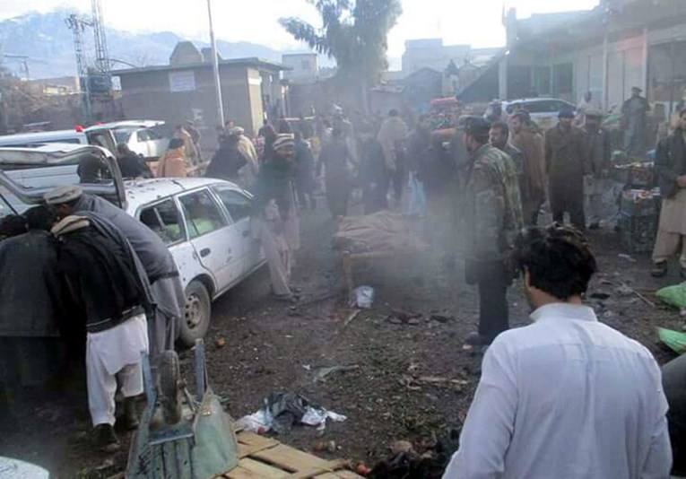 Napad na iračku ambasadu u Kabulu: Raznio se bombaš samoubojica, policija ubila još trojicu napadača