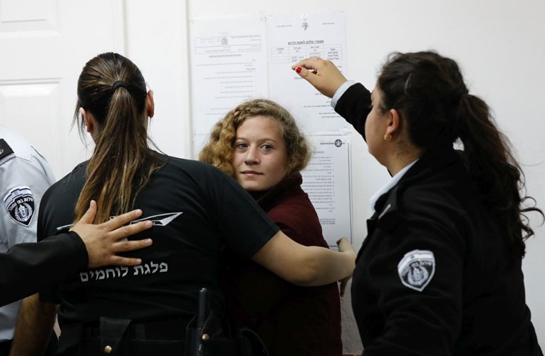 Mlada Palestinka koja je napala izraelske vojnike ostaje u zatvoru: "Pretvorit će je u Ivanu Orleansku"