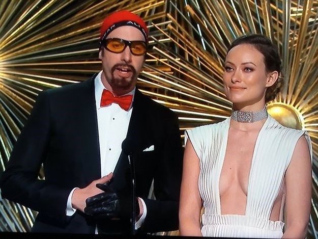 A strogo su mu zabranili: Sacha Baron Cohen je opet napravio skandal na Oscarima