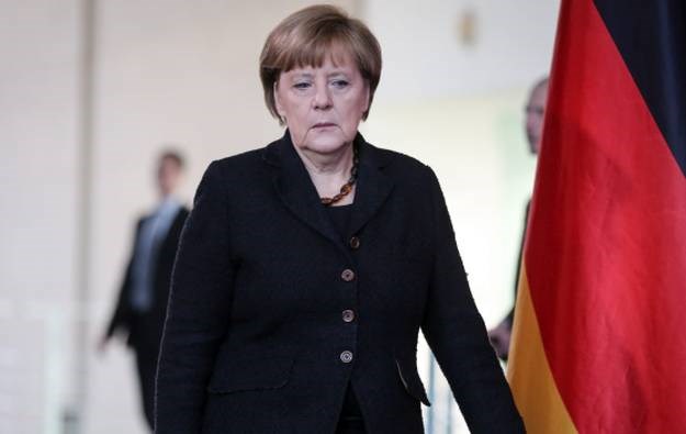 Merkel: Pariški napadi se nipošto ne smiju dovoditi u vezu s nedužnim izbjeglicama