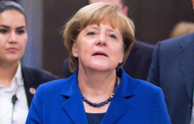 Merkel i uži kabinet na sastanku o sigurnosti nakon otkazane nogometne utakmice