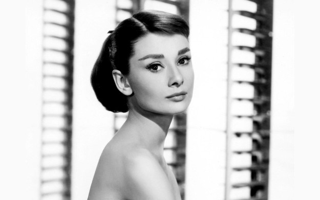 10 odjevnih komada koje trebaš imati u ormaru za stil a la Audrey Hepburn