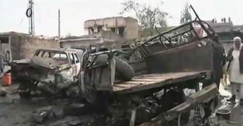 Novi teroristički napad: Najmanje 22 poginulih i 70 ranjenih u eksploziji auto-bombe u Pakistanu