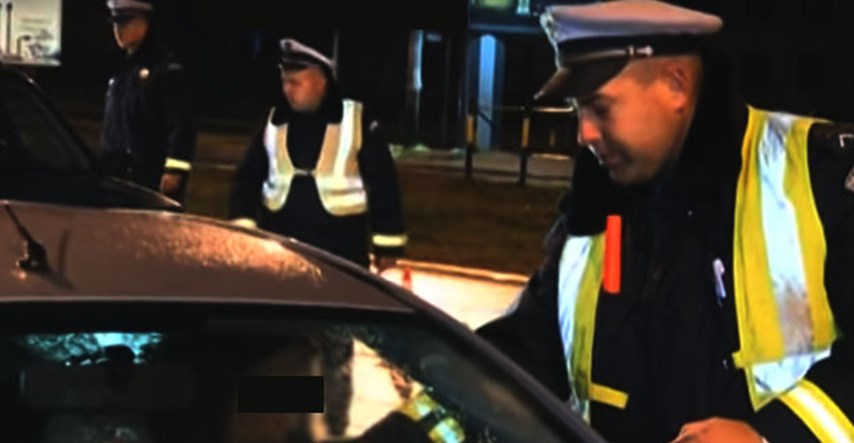Pijanom vozaču policajci dali pravo na jedan poziv, ostali bez riječi kad su shvatili kog zove
