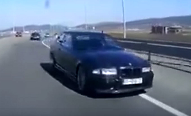Video: Ilegalna utrka Golfa snažnog 1.300 KS i BMW-a na Kosovu završila tragično