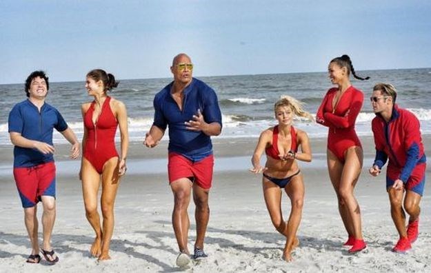 FOTO DiCaprijeva bivša zamijenit će Pamelu u novom Baywatchu, crveni bikini joj stoji fantastično