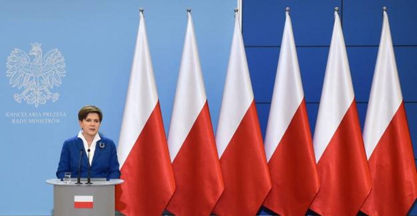 Poljska premijerka uklonila zastave EU s podija za obraćanje javnosti