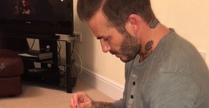 Najbolji celebrity tata David Beckham šiva haljine za lutkice svoje kćeri Harper