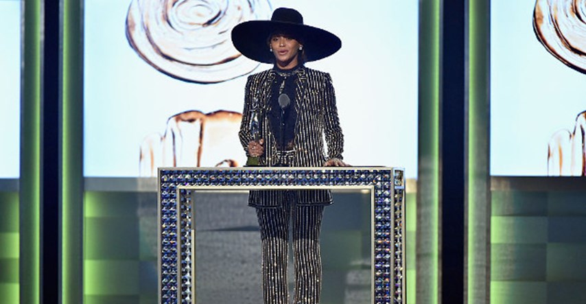 Beyonce primila nagradu za modnu ikonu u svjetlucavom Givenchy odijelu