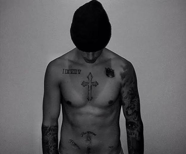 Justin Bieber ne propušta priliku da pokaže svoje mišiće i brojne tetovaže