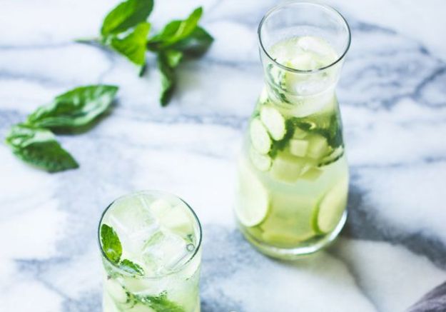 Idealna za ljeto: Bijela sangria s limunom i limetom