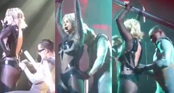 Dok su plesači navlačili kostim koji se raspao, Britney odradila nastup kao zvijezda