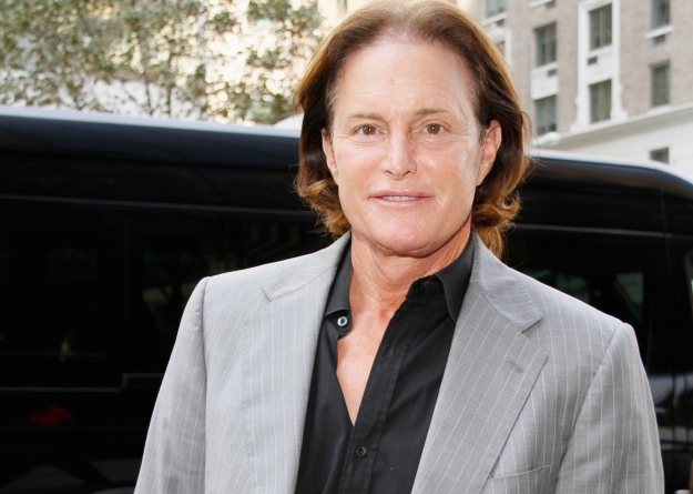 Tko ne bi poludio od života s tolikim Kardashiankama: Bruce sam sebi dizajnira zaručnički prsten