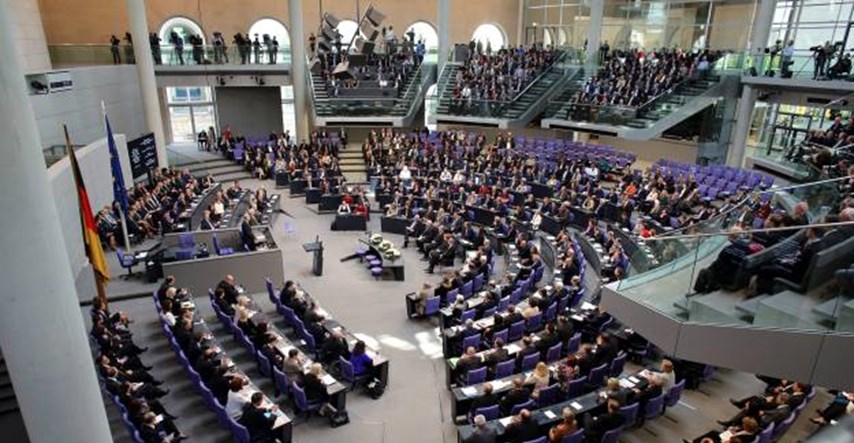 Bundestag: Danas oplakujemo milijune žrtava neviđenog istrebljenja europskih Slavena i Židova
