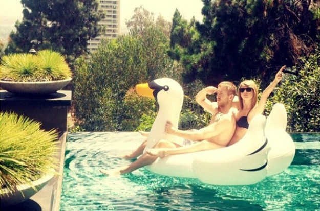 Ljubav u punom cvatu: Prva službena Instagram fotka Taylor Swift i Calvina Harrisa