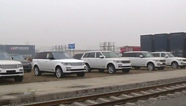 Kakav prizor: Vlak pun Bentleya i Land Rovera putovao do Kine