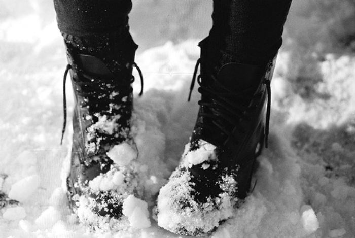 Najjeftiniji način kako da uklonite mrlje od soli na cipelama