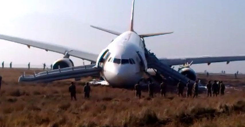 Turski Airbus s 238 putnika promašio pistu, svi preživjeli
