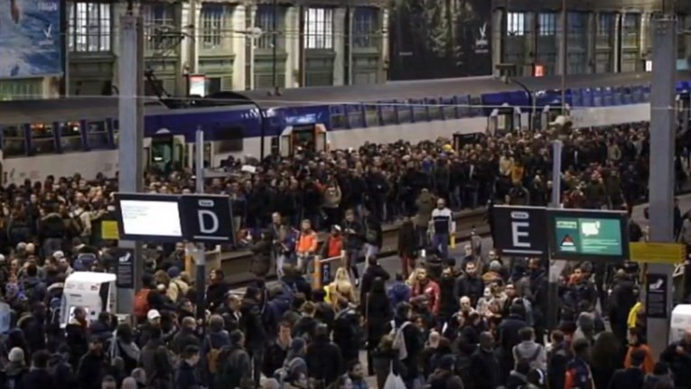 Štrajk željezničara paralizirao Francusku, prema Parizu vozi svaki osmi vlak
