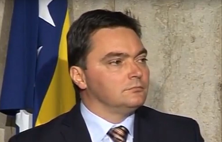 Dodikov zastupnik novinaru: "Udarajte jače ove iz BiH, nije važno je li istina"