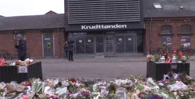 Kopenhagen: Sumnjivi paket pred kafićem u kojemu je napadnut karikaturist ne sadrži eksploziv