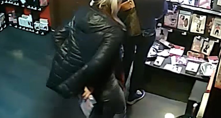 VIDEO U Sarajevu opljačkan sex shop, dvije djevojke ukrale robu u vrijednosti od oko 3.500 kuna