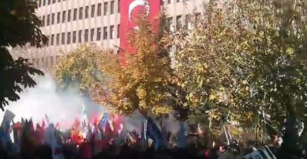 Nastavlja se kaos u Turskoj: Turski vojnik otvorio vatru ispred suda, ubrzo ubijen