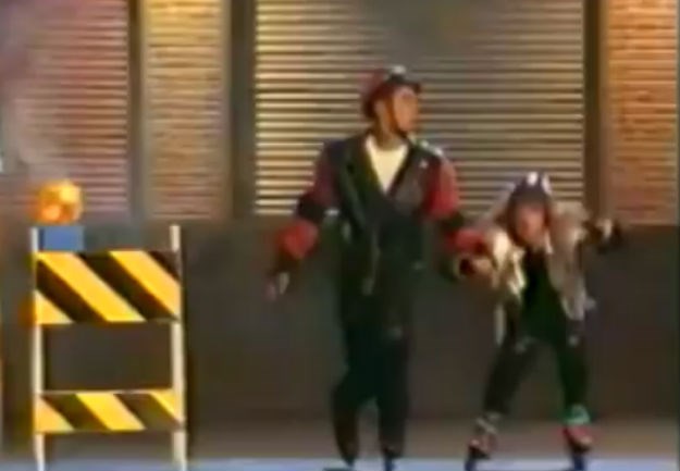 Ovo je vrijedilo vidjeti: Jared Leto pleše na rolama u reklami iz 90-ih