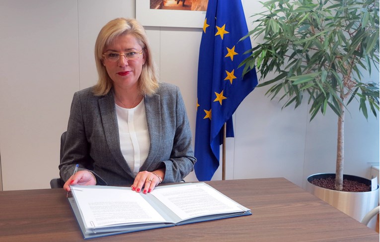 I povjerenica EK žali se na hrvatsku birokraciju, misli da je zakomplicirala pristup fondovima