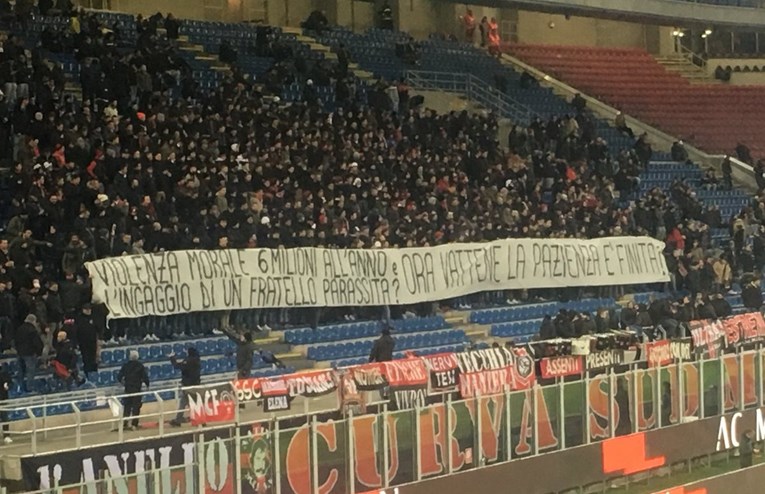 Navijači Milana transparentom vrijeđali Donnarummu: "Gubi se!"