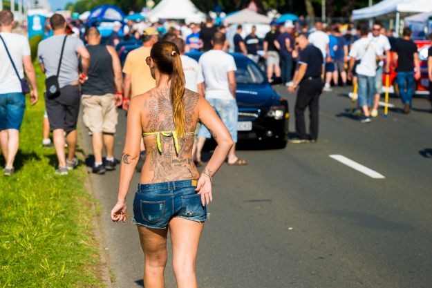 Veliki foto izvještaj: Bijesni automobili i seksi hostese na oktanskom spektaklu u Zagrebu