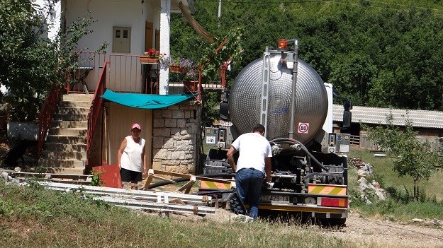 Presušili bunari: Otišić i ove godine spašavao Sinj, poslali im šest cisterni vode