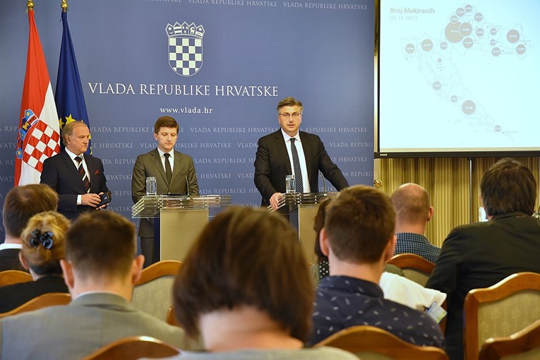 VIDEO Plenković i ministri predstavili mjere za pomoć blokiranima
