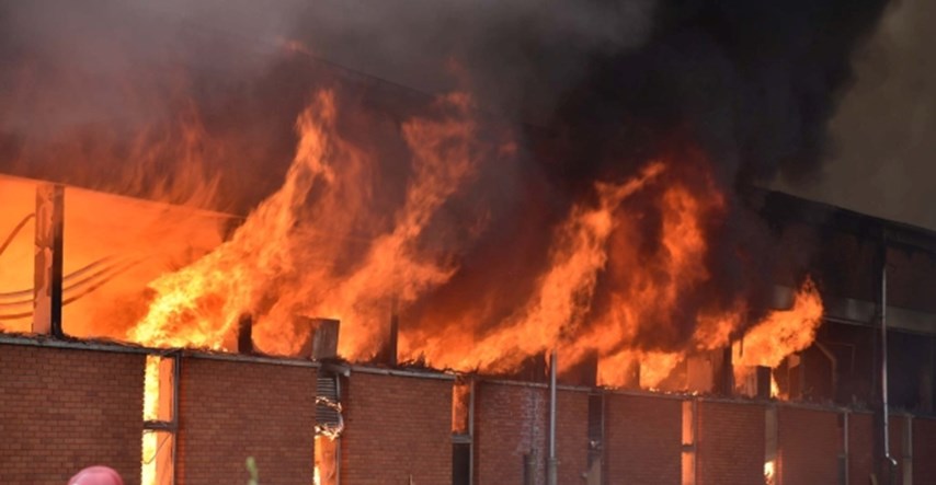 Požar u Đurđenovcu proširio se iz tvorničkog silosa, iskra je aktivirala zapaljivu smjesu prašine